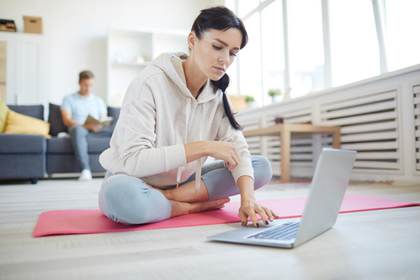 5 REASONS TO BUY WORKOUT WEAR ONLINE